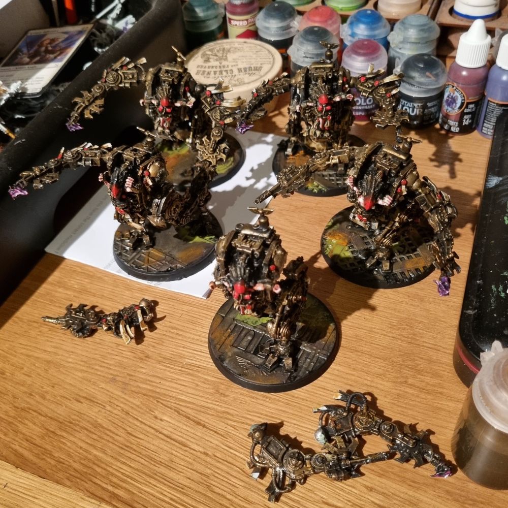 5 metal penitant engines, 3 fully assembled, 2 missing some arms