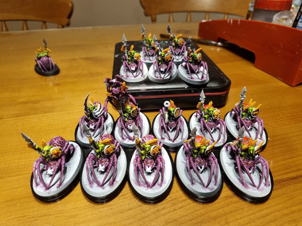 15 gloomspite gitz spider riders half painted.