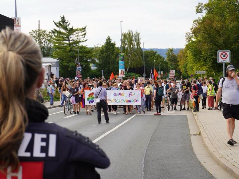 Liveticker: AfD-Mann Höcke sagt Auftritt in Jena wegen Gegenprotest mit 2000 Teilnehmern ab