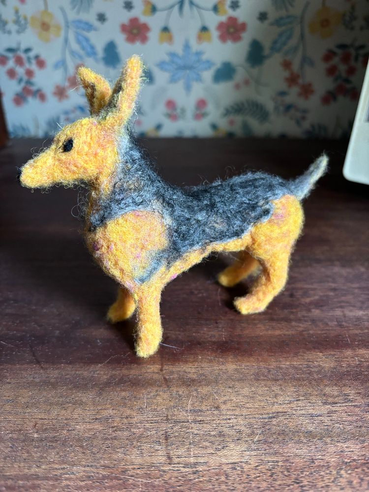 Needle felted dog. 