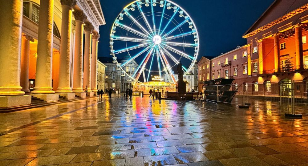 Bundesweiter Streiktag bremst Riesenrad in Karlsruhe aus