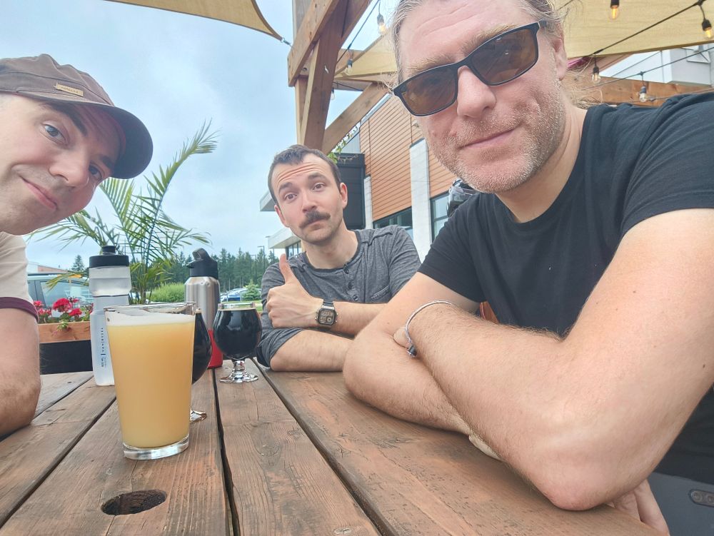 Me Snarl and Djahai selfie with our deliiiiicious beers