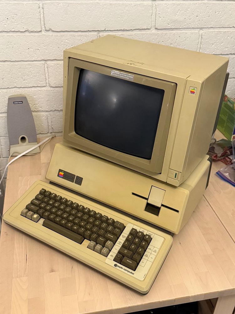 A beautiful Apple III desktop computer with matching Apple Color 100 RGB monitor 
