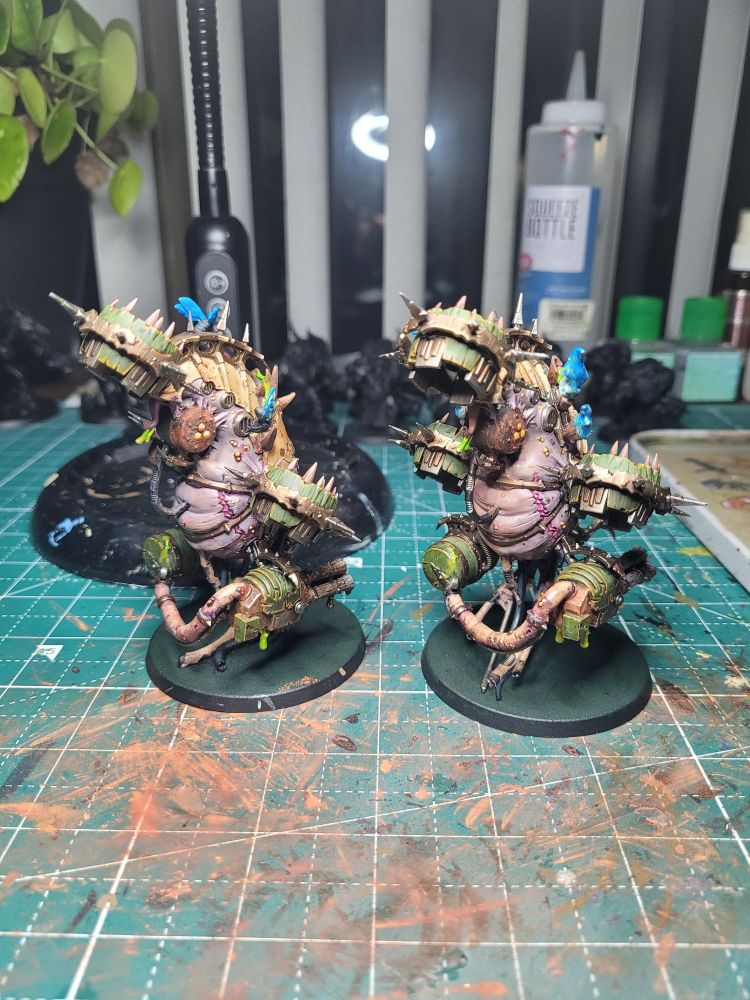 2 foetid bloat drones in a pallid hand scheme 