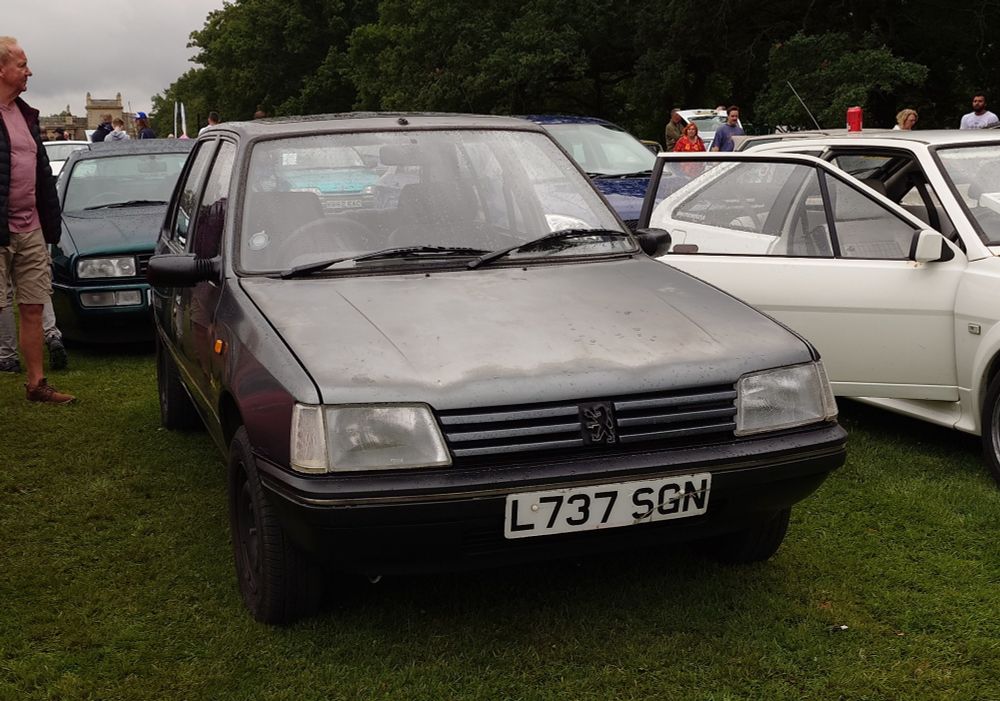 Peugeot 205