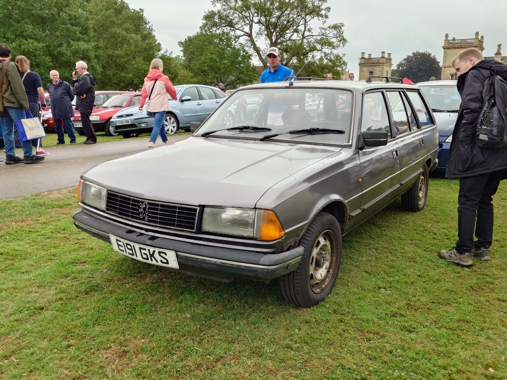 Peugeot 305 estate 