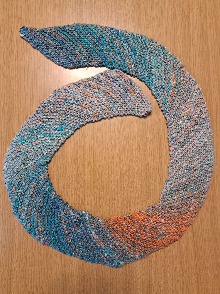 野呂毛糸「つむぎ」１玉で編んだ、小さなマフラー