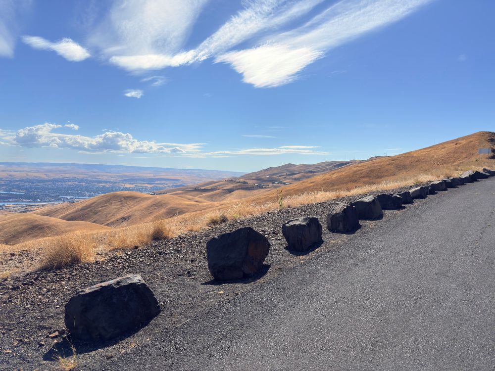A cliff overlooking same.