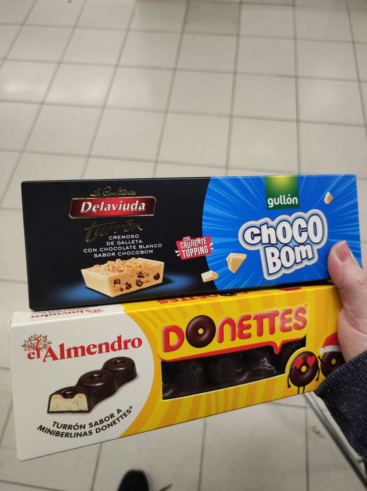 Turrón de chocobom y turrón de donetes 