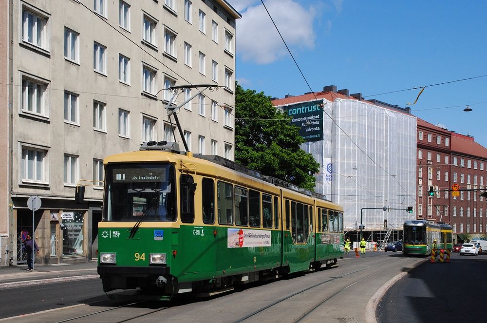 helsinki MNLRV 1 tram, green and yellow