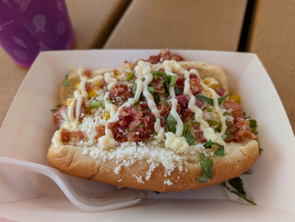 Elote hot dog