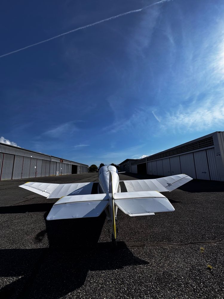 Avion sur l’aérodrome de Grenoble 