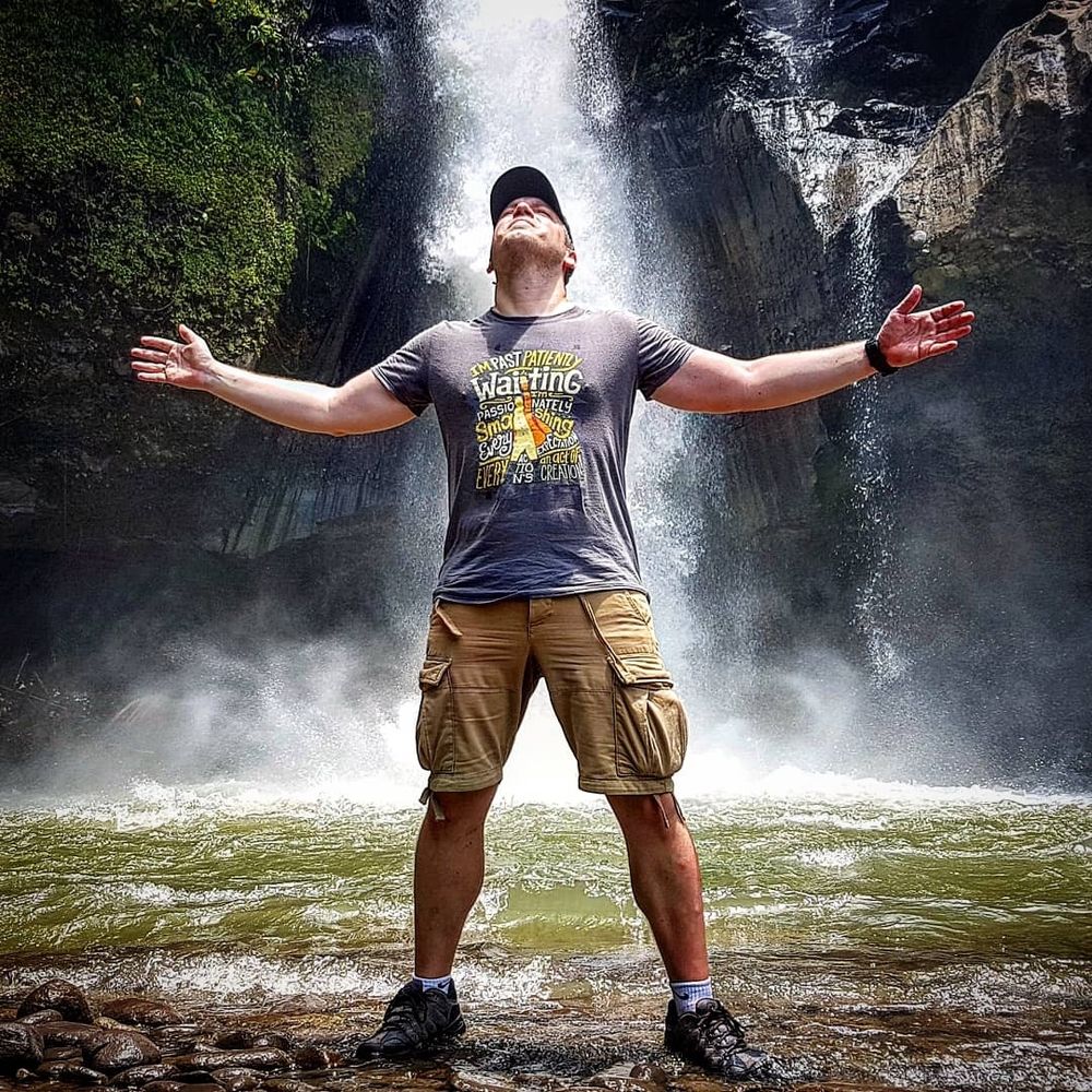 2018, cascada de Tegenungan, Bali