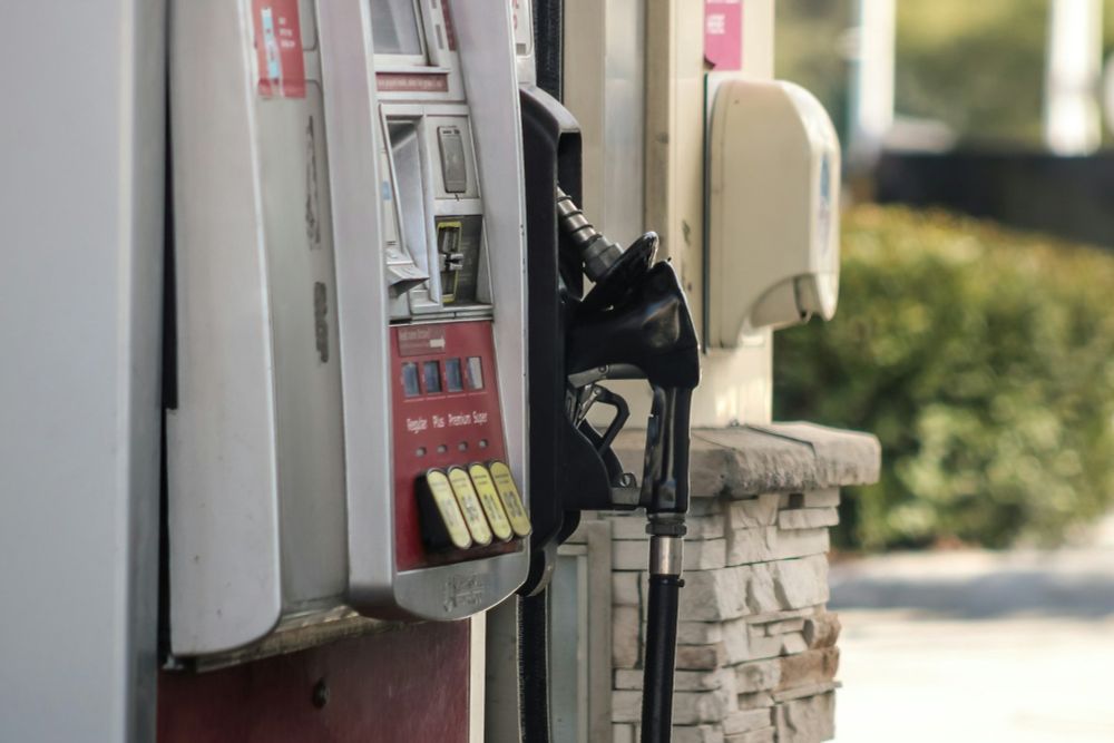 Gas is much more expensive in San Diego than in Houston. Does this affect commuting habits? — APM Research Lab