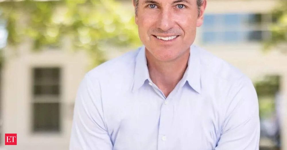 Ex-Astronomer CEO Andy Byron faces scandal. Allegedly, he spent on OnlyFans. Wife Megan Kerrigan reportedly leaked messages. These messages suggest interactions with Sophie Rain. 'ColdplayGate' led to...