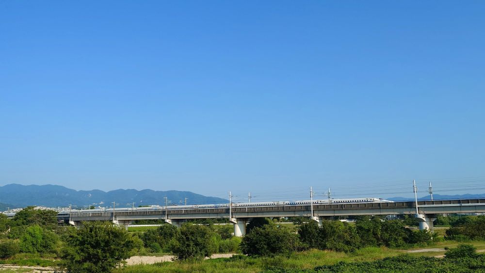 ⛰️六甲山~のぞみ275号（N700S系）博多行き~7時17分通過しました😆