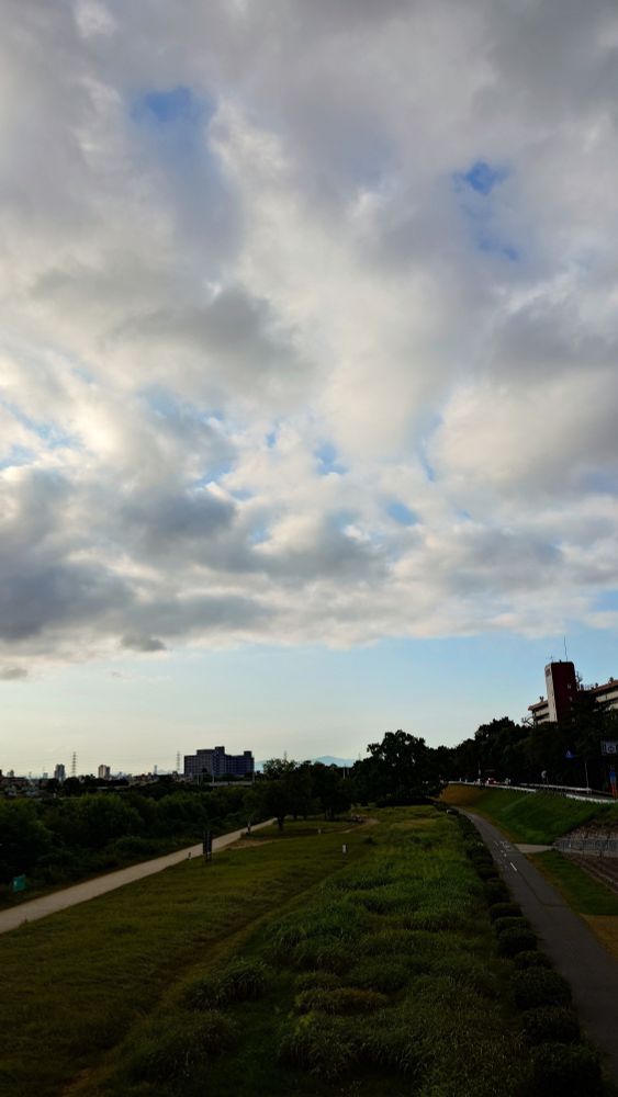 南の空~武庫川河川敷