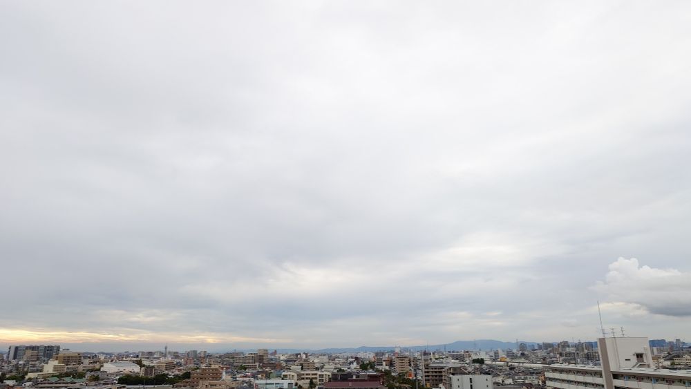 東の空☁️☁️☁️