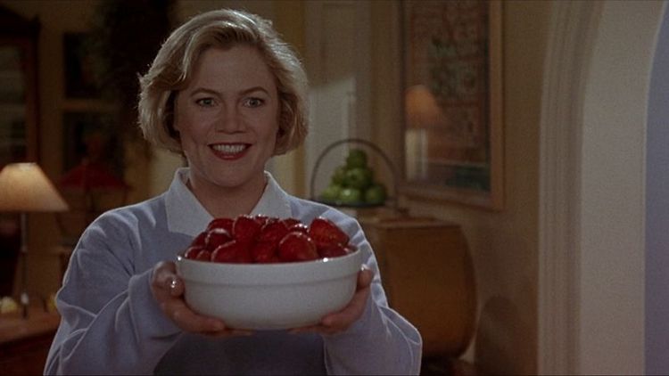 Kathleen Turner in Serial Mom (1994)