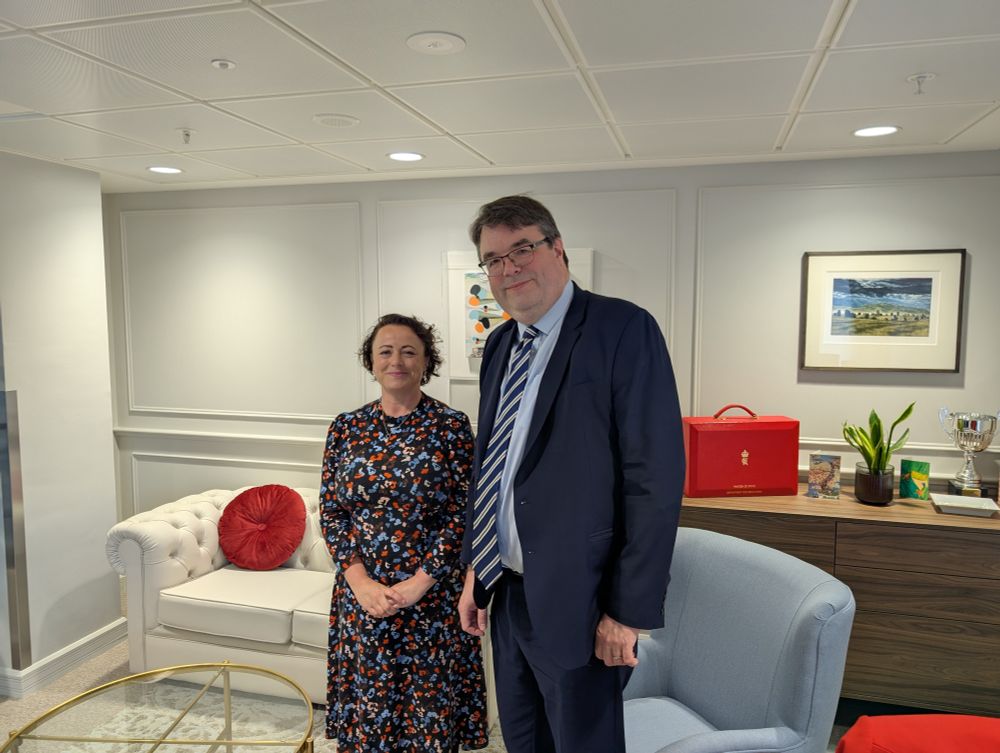 Image of Schools Minister Catherine McKinnon and IOP CEO Tom Grinyer.