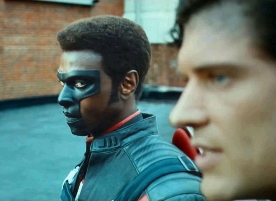 Mr Terrific sideyeing Superman 