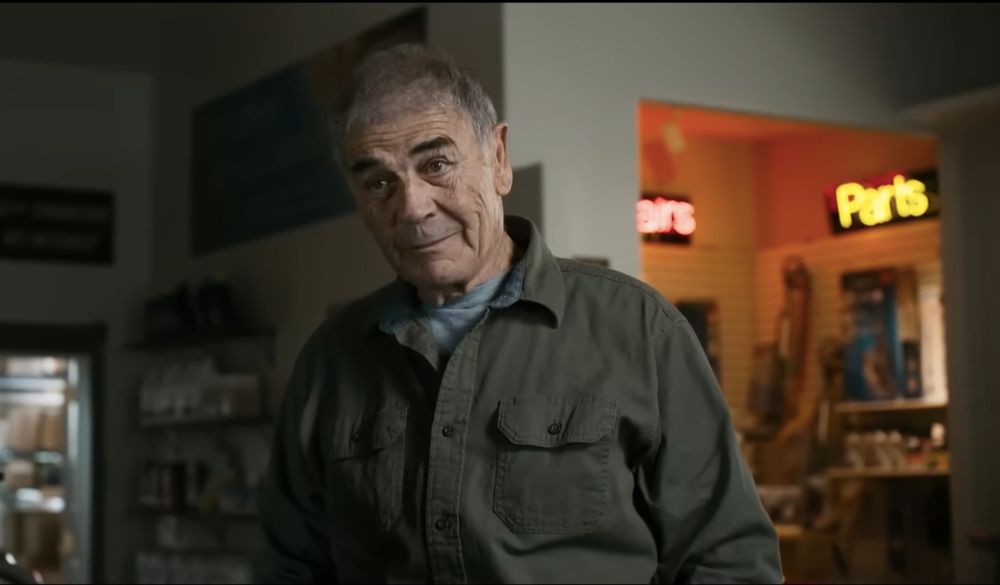 Robert Forster as Ed Galbraith, the owner of Best Quality Vacuum.