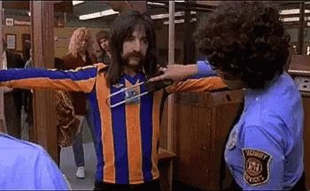 Spinal Tap scene where Derek Smalls get caught out by airport security 