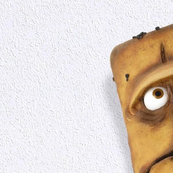 Eine Gesichtshälfte von "Bernd das Brot"