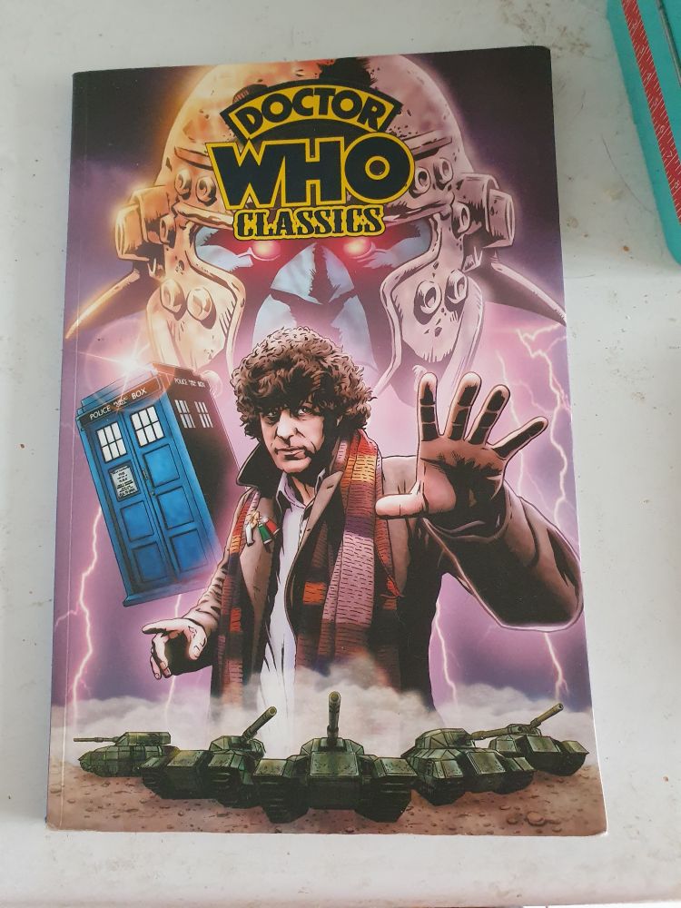 Front cover of Doctor Who classic comic(bd for our French readers) collection.

Couverture de la collection de bd classiques Doctor Who (comics pour nos lecteurs anglais).