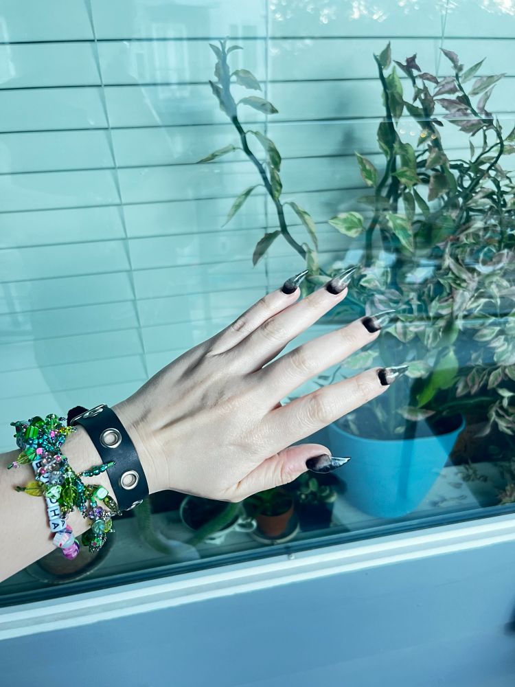 Claw nails