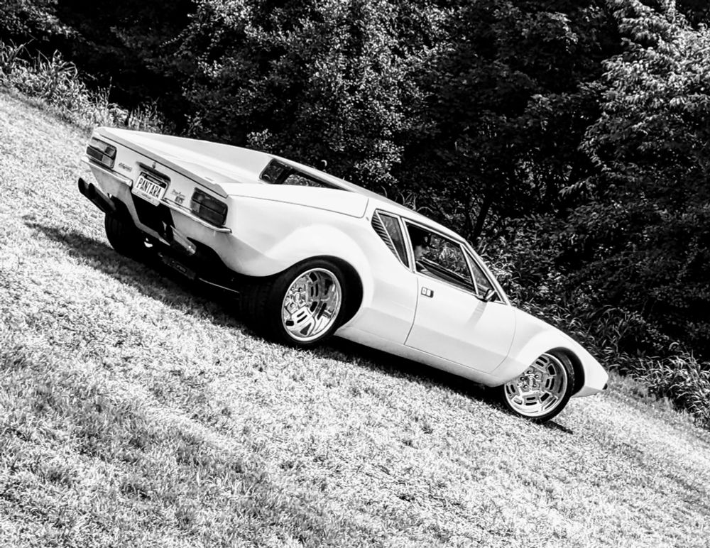 De Tomaso Pantera in black and white