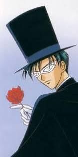 L'homme masqué dans Sailor Moon, aussi connu sous le prénom Bourdu en version française, Tuxedo Mask dans la version originale. Il a un masque sur les yeux et un costume noir avec un gros chapeau noir. Il tiens une rose dans la main