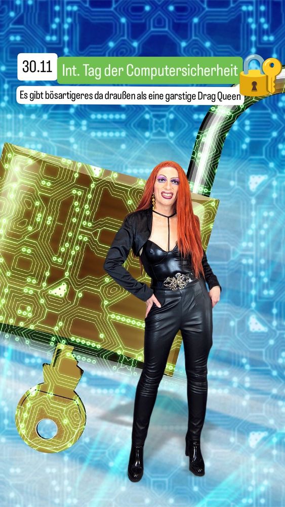 Ich stehe in einem schwarzen Outfit in Lederoptik vor einem digitalen Hintergrund mit einem großen geöffneten Vorhängeschloss in Leiterplattenoptik.