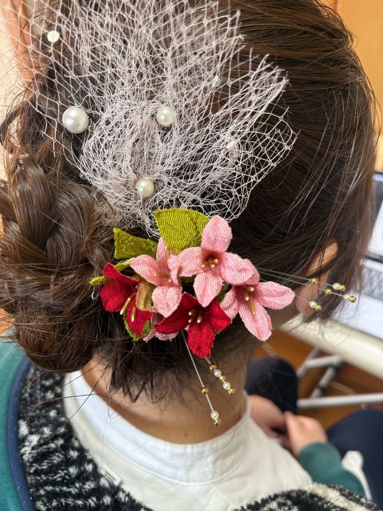 Black hair set with hair ornaments