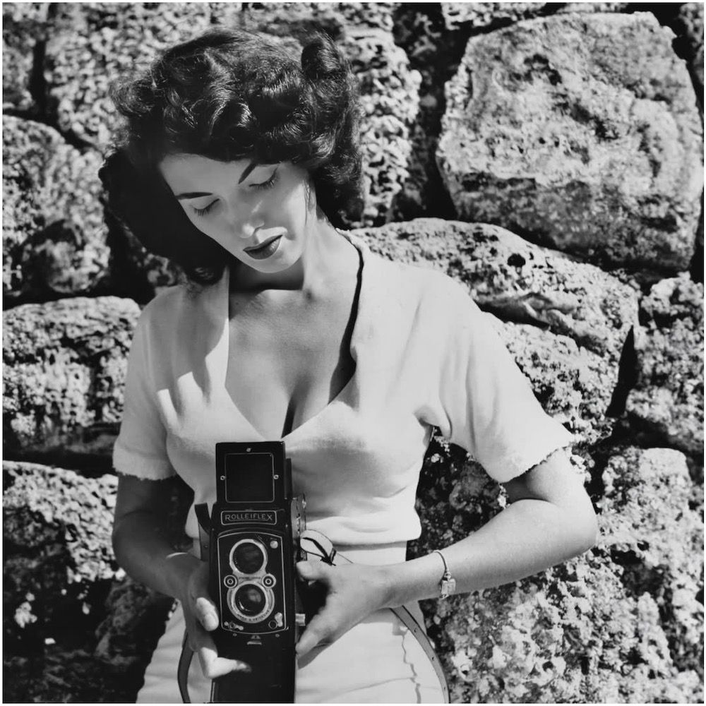 Naked Ambition is a new documentary film from directors Dennis Scholl and Kareem Tabsch, spotlighting legendary pinup model‑turned‑photographer Bunny Yeager