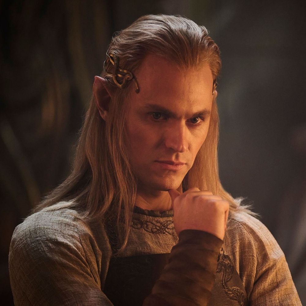 Sauron as Annatar, brooding. 