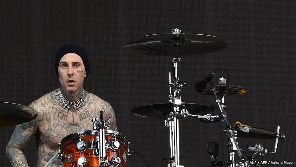 Travis Barker veilt boardingpass na overwinnen vliegangst