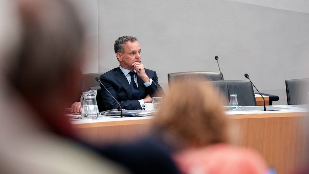 Ambtenaren van het ministerie van Buitenlandse Zaken bestrijden dat de vrijdag opgestapte minister Veldkamp strengere maatregelen tegen Isral wilde nemen. Dat zeggen ze aan de politieke redactie van RTL Nieuws.