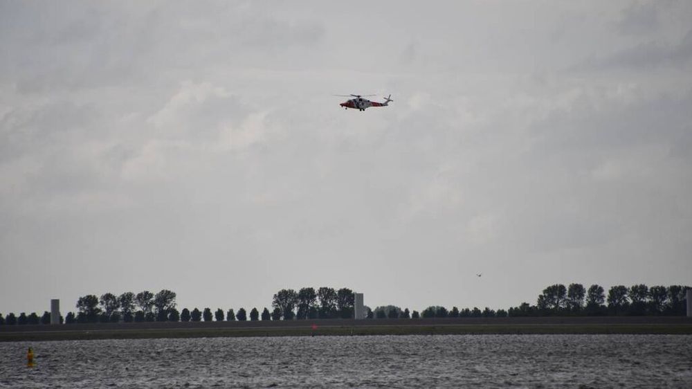 Vermiste surfer na urenlange zoektocht dood gevonden in Grevelingenmeer