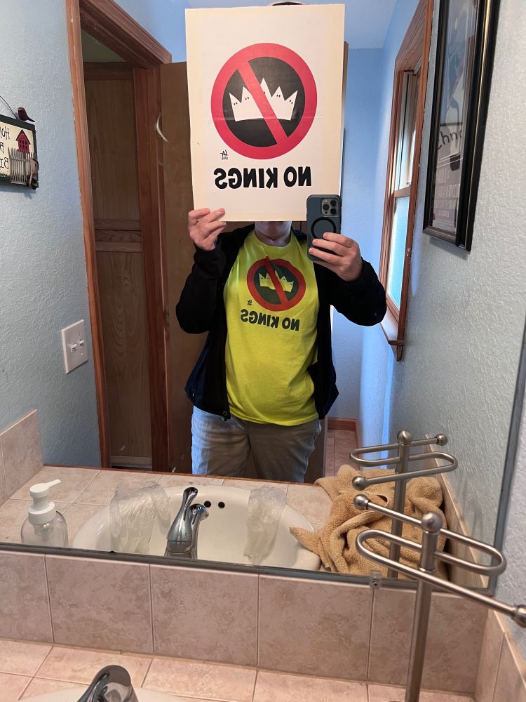 No kings protest sign and tshirt with art by https://bsky.app/profile/laloalcaraz.bsky.social