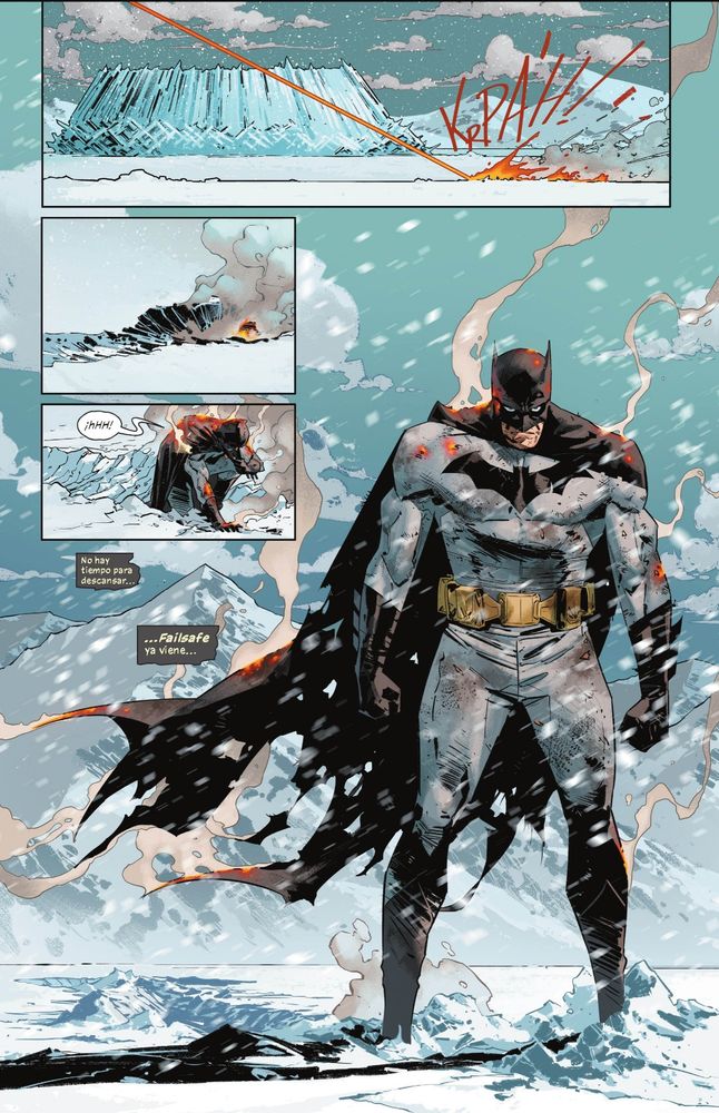 Página de comic de Batman. Se ve como algo impacta en un paraje helado con la Fortaleza de la Soledad detrás. Ese algo se levanta y muestra a Batman poniéndose en pie, aún humeando y con cara de cabreado.