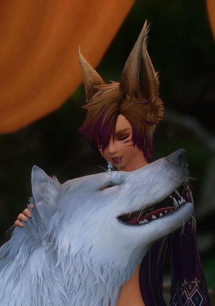 Rafa dozily pets Torgal on his neck scruff, while he rubs against her with a wolfy smile. It's morning, time for food, let's go! 
