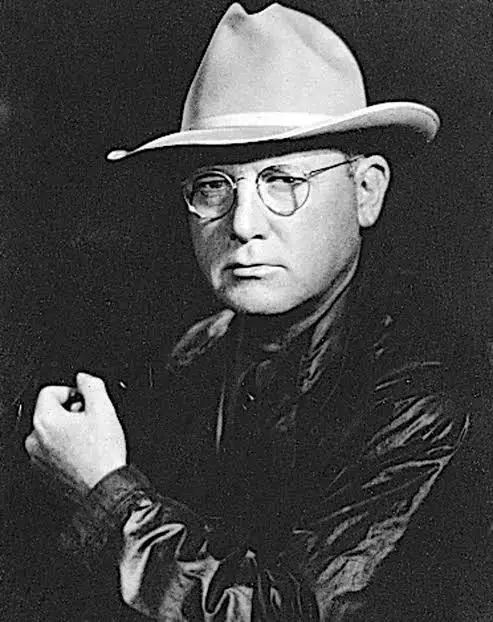 Happy Birthday, Erle Stanley Gardner, creator of Perry Mason, born 17 July 1889. 

‘Dear Editor: It’s a damn good story. If you have any comments, write them on the back of a check.’
—Erle Stanley Gardner

#Readers #BlueSkyBooks #Books #WritersOfBlueSky #SkyWriting #BlueskyLit #WritingCommunity
