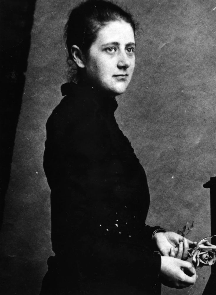 Happy birthday, Beatrix Potter, born 28 July 1866.

‘Most people, after one success, are so cringingly afraid of doing less well that they rub all the edge off their subsequent work.’
—Beatrix Potter.

#Readers #BlueSkyBooks #Books #WritersOfBlueSky #SkyWriting #BlueskyLit #WritingCommunity