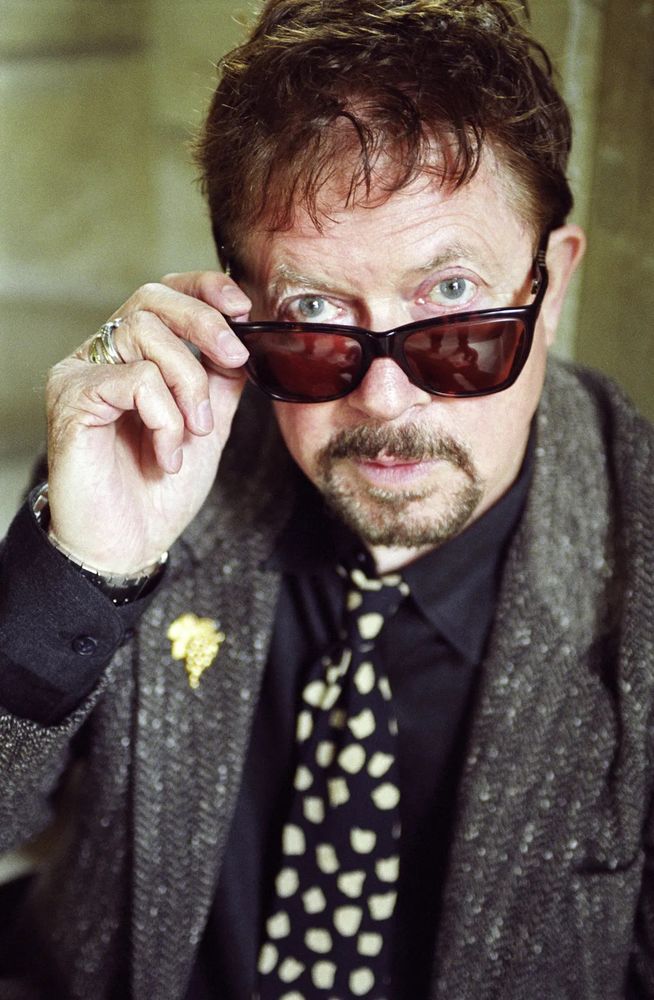 Happy Birthday, Tom Robbins, born 22 July 1936.

‘I set myself a goal of two pages a day. Some days I get it, some days I don’t. […] I try never to leave a sentence until I think that it’s as perfect as I can make it.’
—Tom Robbins

#Readers #BlueSkyBooks #Books #WritersOfBlueSky #SkyWriting