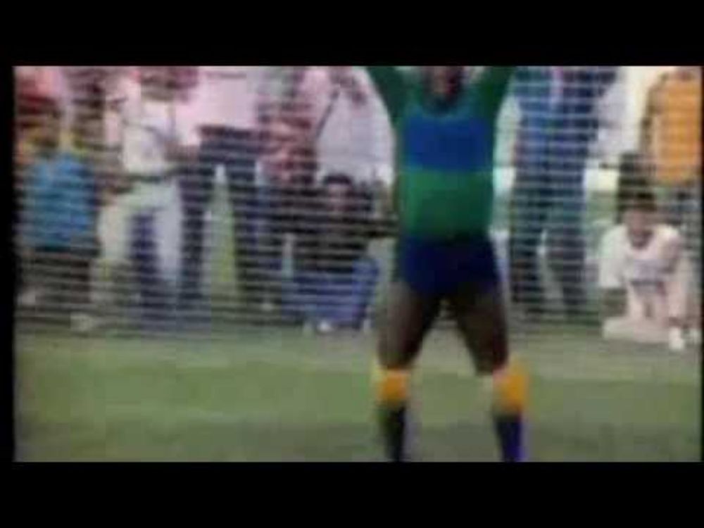 Didi cobra escanteio e faz o gol de cabeça - Os Trapalhões e o Rei do Futebol (Pelé) 1986