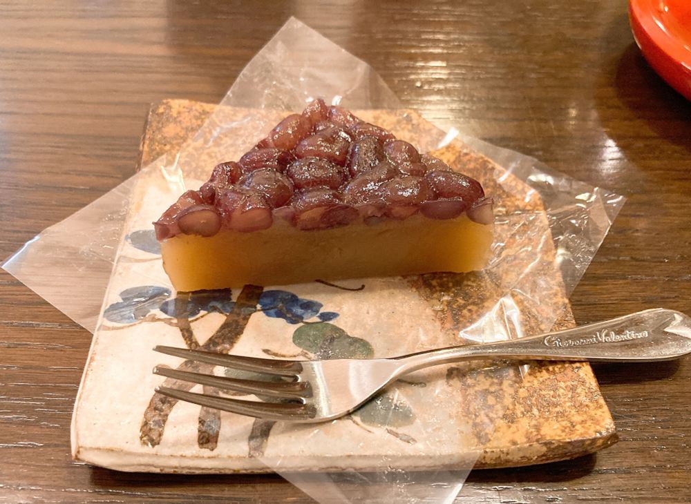 鍵善良房の水無月（黒糖）