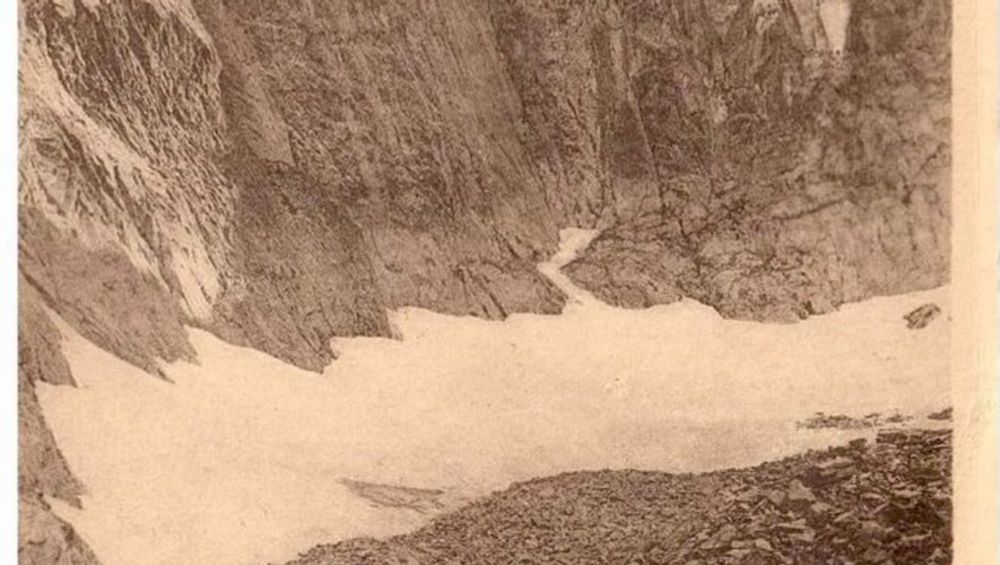 Dans les Pyrénées-Orientales, les derniers soupirs du "glacier" du Canigó face au changement climatique