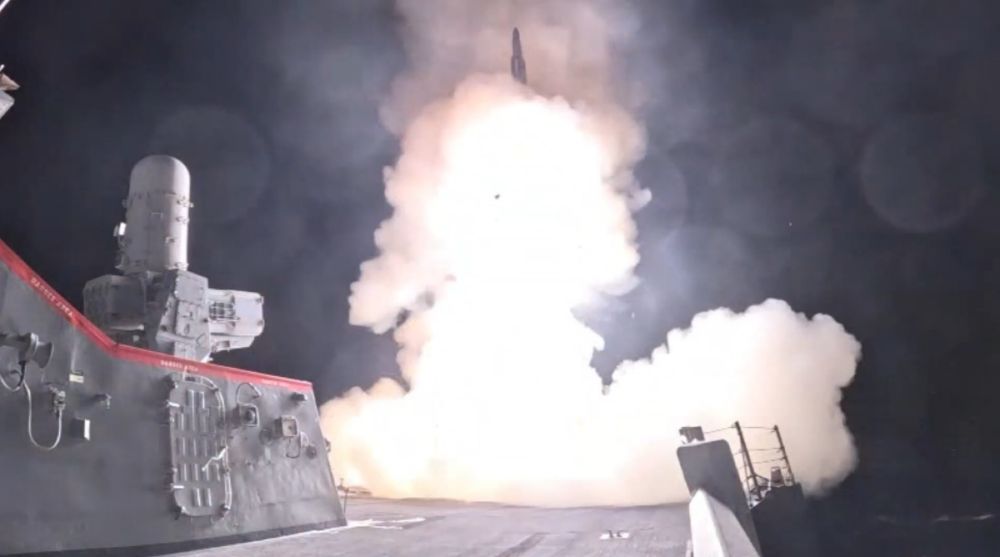 Videos show US Navy destroyers intercepting Iran's ballistic missiles