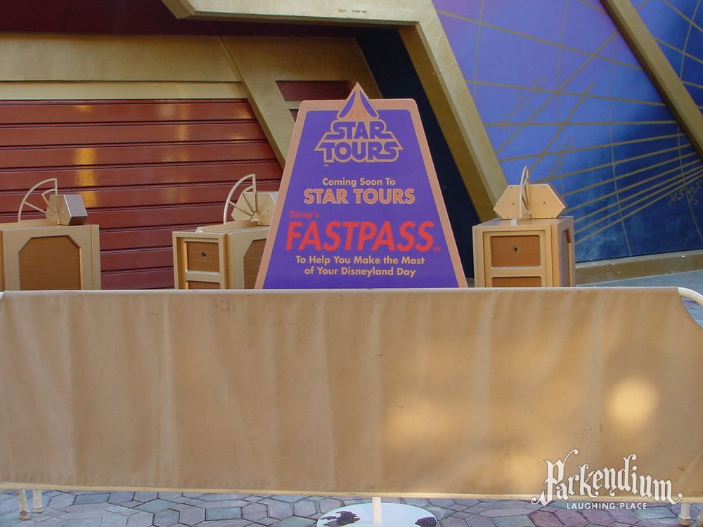 Construction sign for Star Tours FASTPASS in Tomorrowland.
